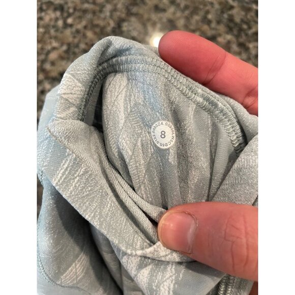 Lululemon Swift Speed High Rise Tight Reverberate Chevron Silver Blue Size 8 - Picture 3 of 5